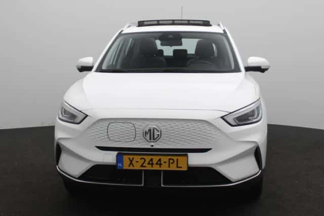 MG ZS EV (2023) thumbnail 3