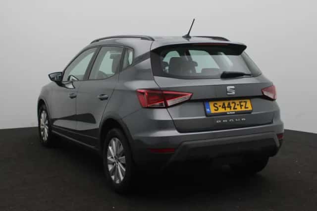 SEAT Arona (2018) thumbnail 3