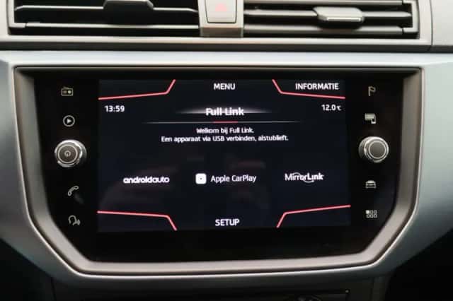 SEAT Arona (2018) thumbnail 9