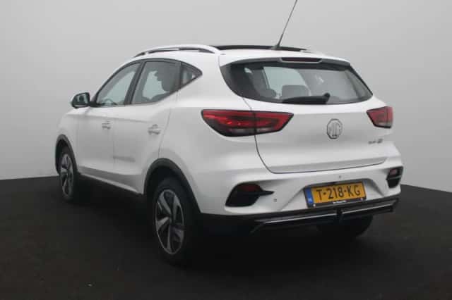 MG ZS EV (2023) thumbnail 3