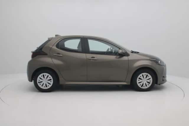 Toyota Yaris (2023) thumbnail 6