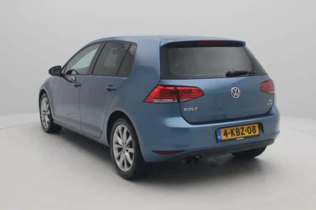 Volkswagen Golf (2013) thumbnail 2