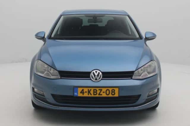 Volkswagen Golf (2013) thumbnail 3