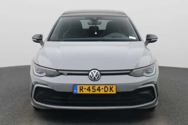 Volkswagen Golf (2021) thumbnail 4
