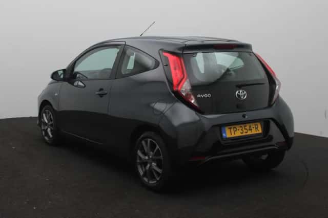 Toyota Aygo (2018) thumbnail 2