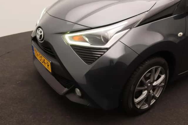 Toyota Aygo (2018) thumbnail 15