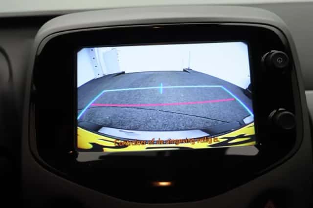 Toyota Aygo (2018) thumbnail 17