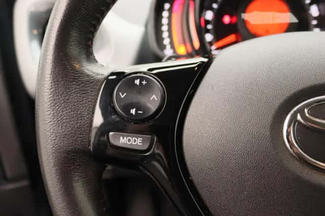 Toyota Aygo (2018) thumbnail 19