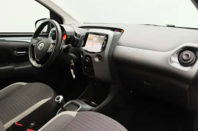 Toyota Aygo (2018) thumbnail 23