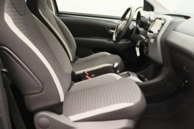 Toyota Aygo (2018) thumbnail 24