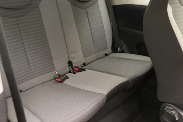 Toyota Aygo (2018) thumbnail 25