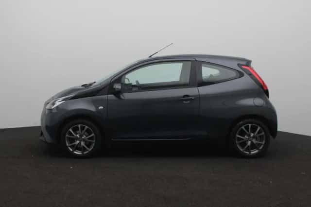 Toyota Aygo (2018) thumbnail 4