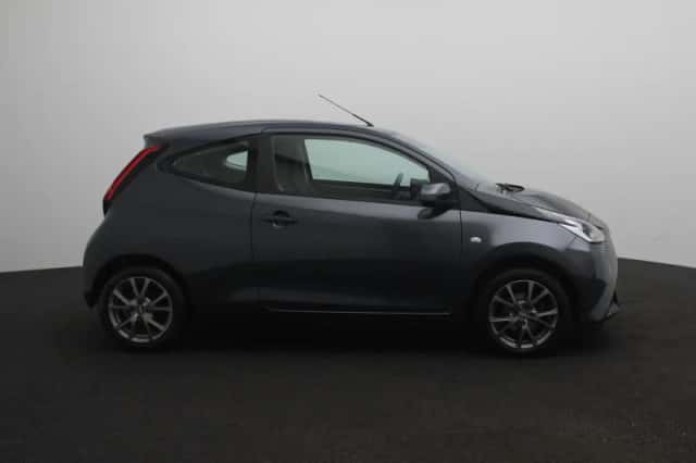 Toyota Aygo (2018) thumbnail 6