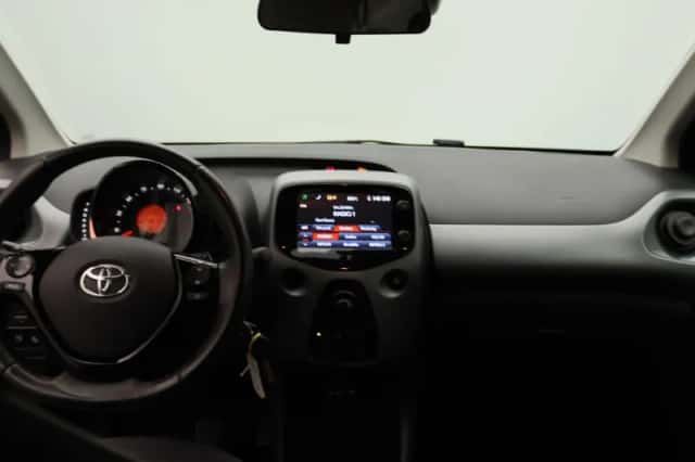 Toyota Aygo (2018) thumbnail 7