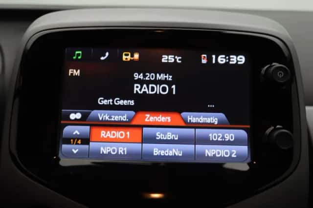 Toyota Aygo (2018) thumbnail 9