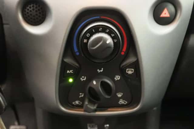 Toyota Aygo (2018) thumbnail 10