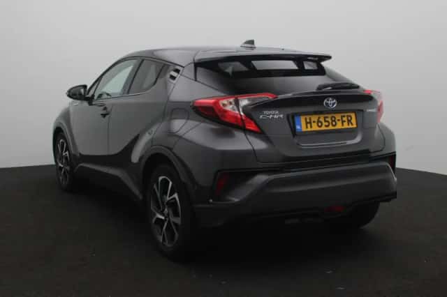 Toyota C-HR (2019) thumbnail 2
