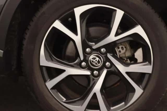 Toyota C-HR (2019) thumbnail 16