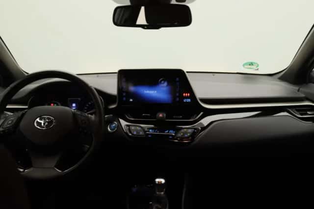 Toyota C-HR (2019) thumbnail 7