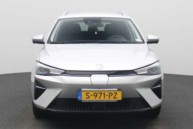 MG MG5 (2023) thumbnail 3