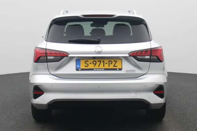 MG MG5 (2023) thumbnail 5