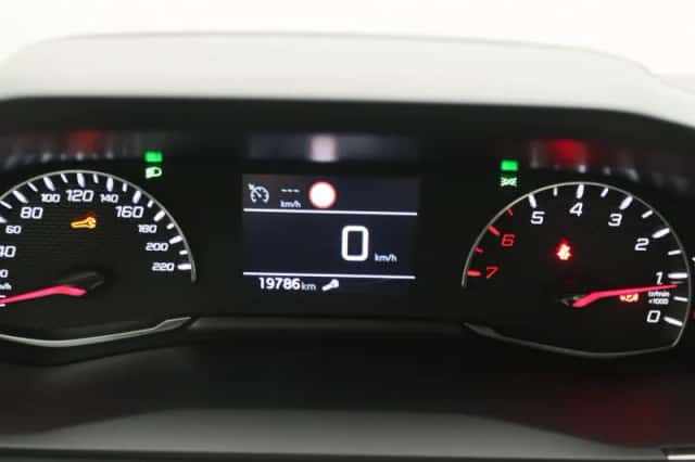 Peugeot 208 (2023) thumbnail 13