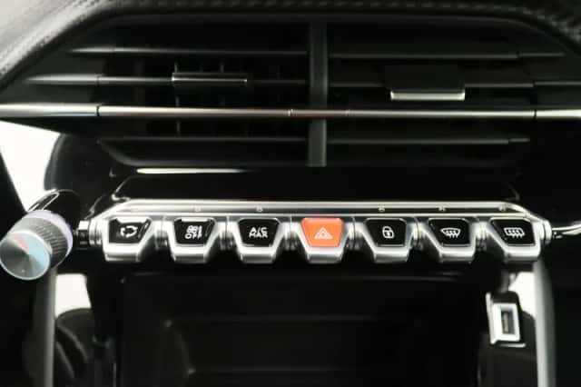 Peugeot 208 (2023) thumbnail 15