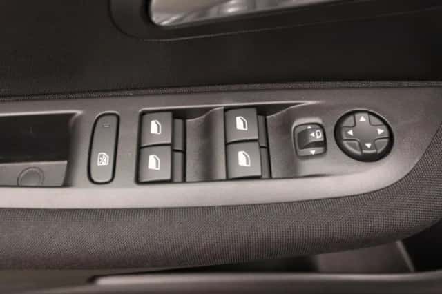 Peugeot 208 (2023) thumbnail 24
