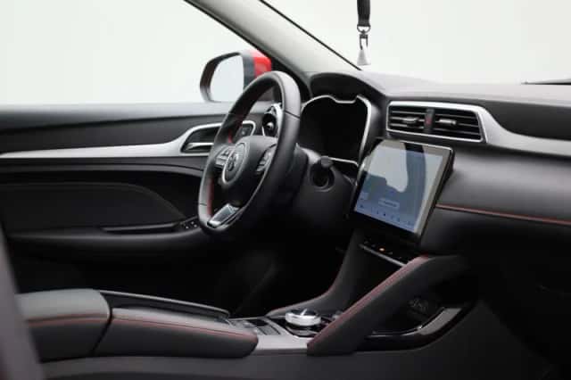 MG ZS EV (2023) thumbnail 32