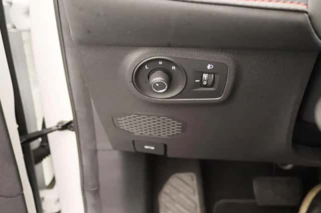 MG ZS EV (2023) thumbnail 23