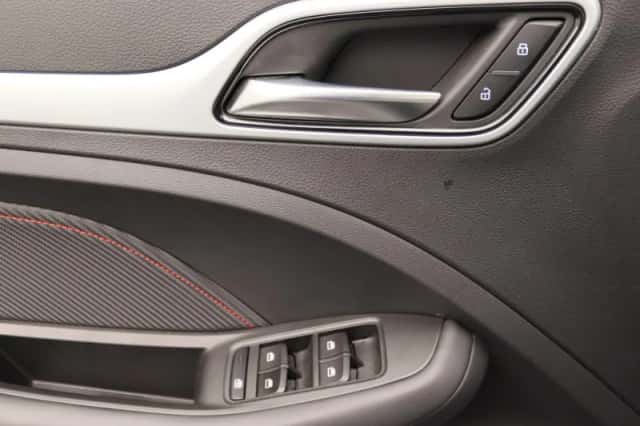 MG ZS EV (2023) thumbnail 24