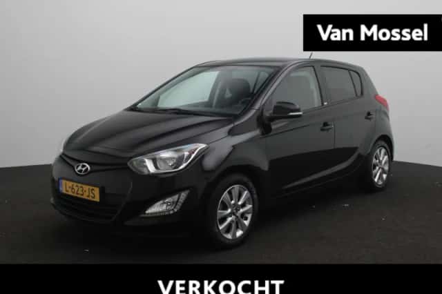 Hyundai i20 (2015) thumbnail 1