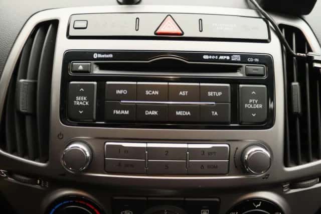 Hyundai i20 (2015) thumbnail 11
