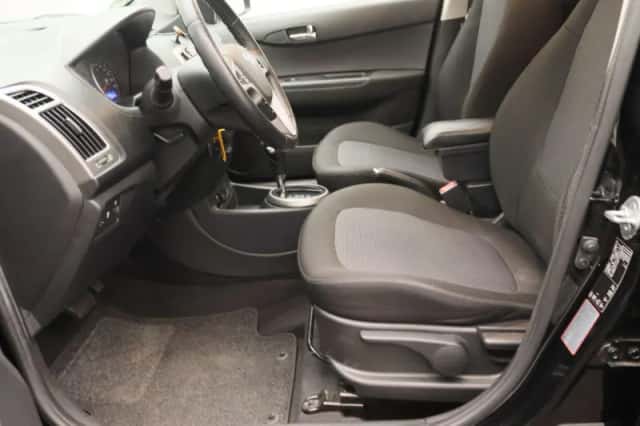 Hyundai i20 (2015) thumbnail 14