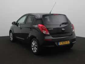 Hyundai i20 (2015) thumbnail 3