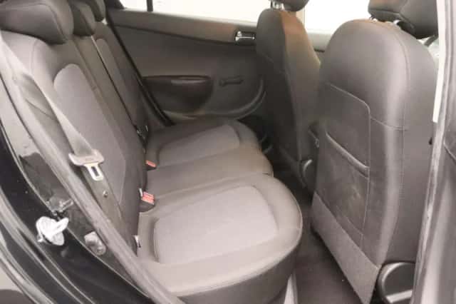 Hyundai i20 (2015) thumbnail 28