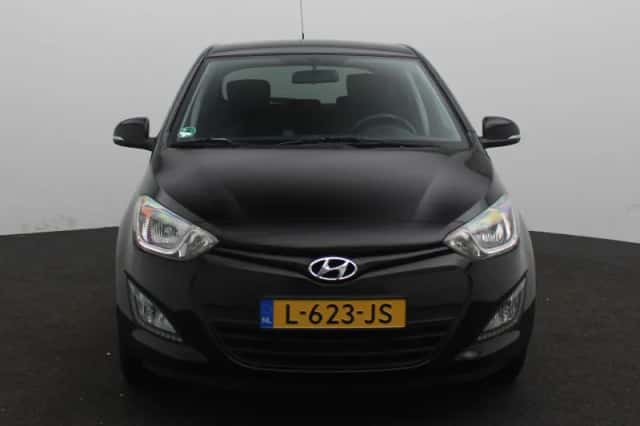 Hyundai i20 (2015) thumbnail 4
