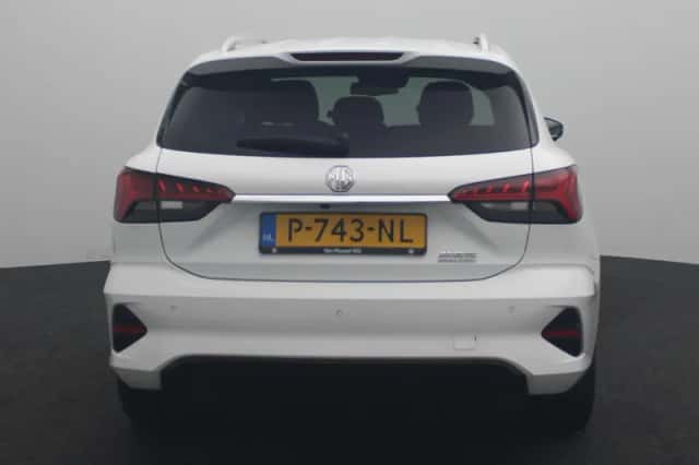 MG MG5 (2022) thumbnail 6
