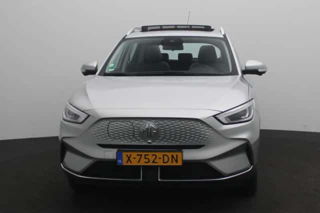 MG ZS EV (2023) thumbnail 3