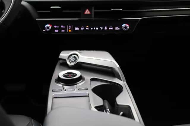 Kia EV6 (2022) thumbnail 11