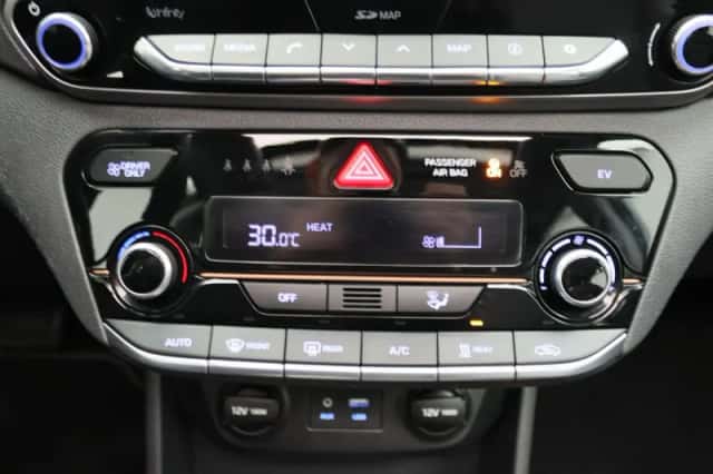 Hyundai Ioniq (2018) thumbnail 11