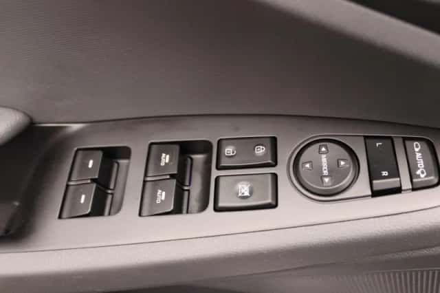 Hyundai Ioniq (2018) thumbnail 25