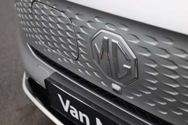MG ZS EV (2025) thumbnail 35