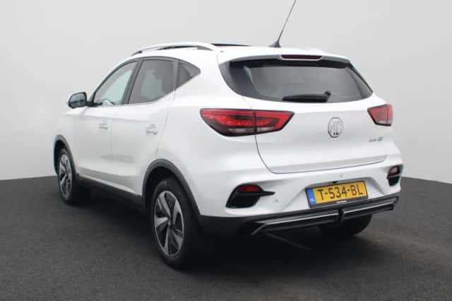 MG ZS EV (2023) thumbnail 3
