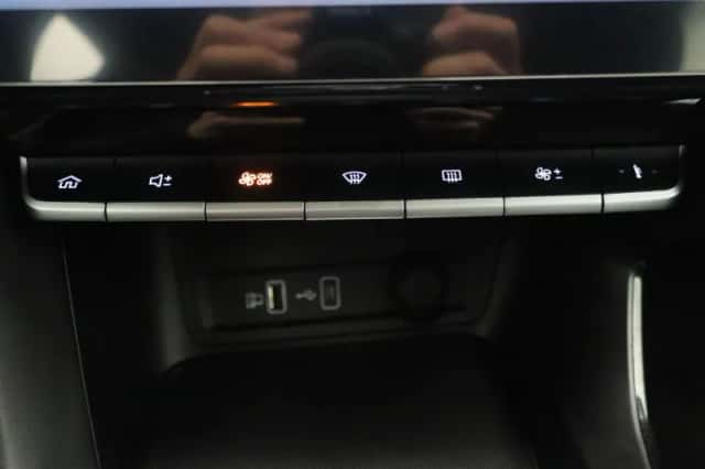 MG ZS EV (2022) thumbnail 11