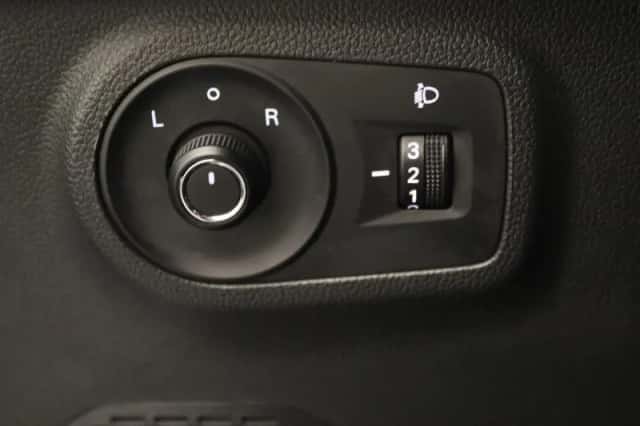 MG ZS EV (2022) thumbnail 22