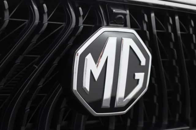 MG MG HS (2023) thumbnail 43