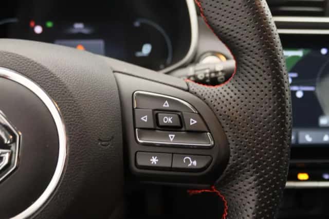 MG ZS EV (2023) thumbnail 18