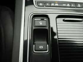 Jaguar XF (2017) thumbnail 12