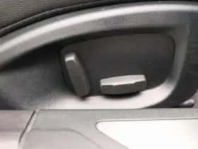 Jaguar XF (2017) thumbnail 27